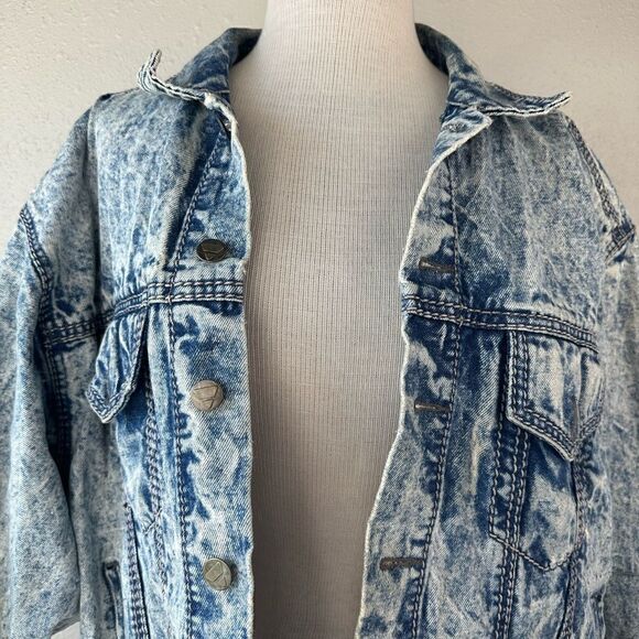 EUC Lizwear Women’s Denim Jacket - Picture 2 of 8